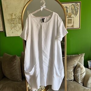 White Short Sleeve Dress with Pockets